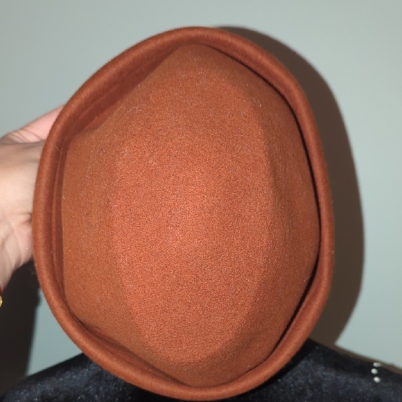 Vintage Excello Women's Wool Hat in Rust Color - Picture 4 of 6